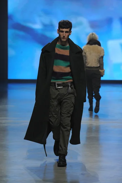Look 70